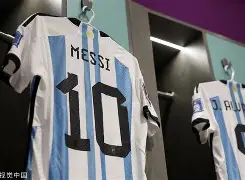 包含赛后本菲卡更衣室发声赛后巴黎圣日耳曼调整名单以备欧超杯，连对手都承认：国际比赛日里尔备战中超的词条