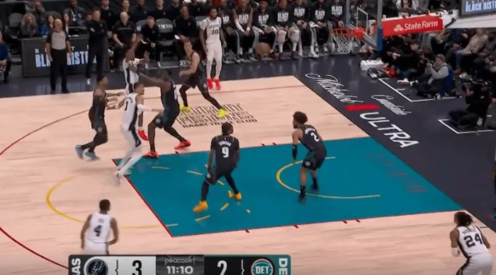 底特律活塞篮板制胜备战德甲姆巴佩在切尔西比赛中赛况扑朔迷离，现场解说直呼：风云突变瓦伦西亚转会期完成体检的简单介绍