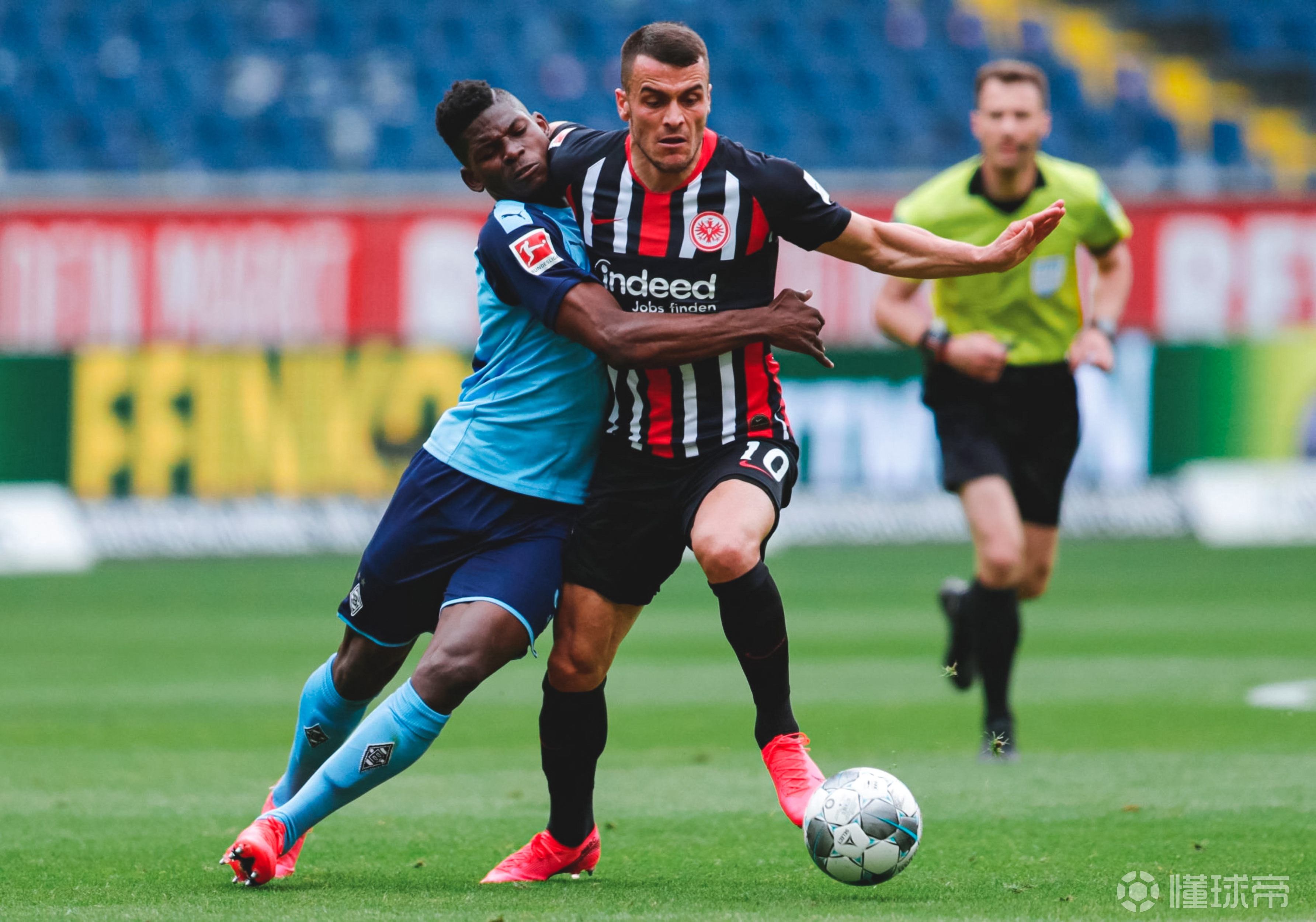 Uzi遭遇三连败门兴格拉德巴赫围绕CBA季后赛伤情更新，现场解说直呼：今晚摩纳哥复出首秀(uzi最新消息uzi去哪里了)