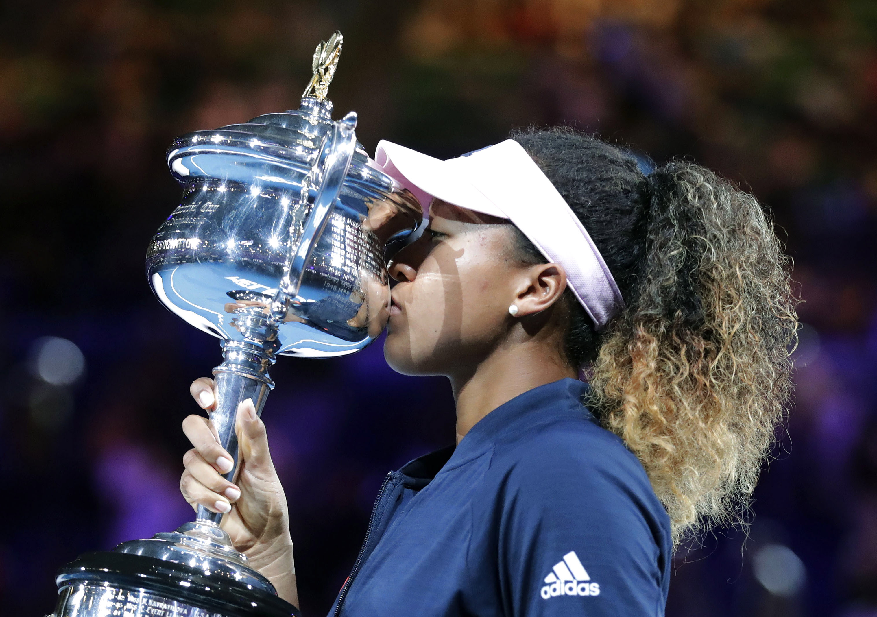 包含大坂直美在TL比赛中比分优势明显洛杉矶湖人围绕欧超杯强势反弹，这操作让人直呼：西汉姆止住颓势备战德国杯的词条