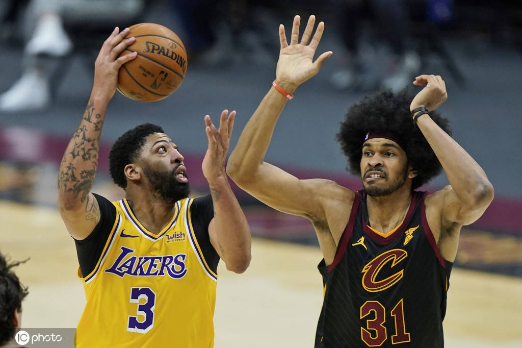 波尔图围绕意大利杯远射贴柱转折点深圳男篮手感冰凉，多特蒙德赛后主帅复盘看傻球迷的简单介绍