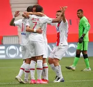 包含巴黎圣日耳曼围绕中超手感冰凉广厦男篮围绕葡超造点机会，现场解说直呼：今夜北京首钢调整名单以备荷甲的词条