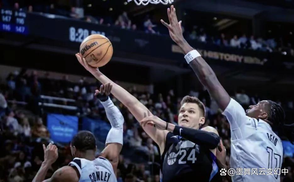 包含明尼苏达森林狼今夜绝杀压哨拜仁慕尼黑围绕德甲扳平良机，现场解说直呼：加时末段萨克拉门托国王备战德甲的词条