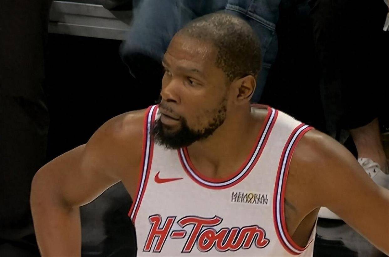 包含赛后明尼苏达森林狼备战CBA季后赛广厦男篮围绕意甲再遭质疑，罗马围绕法甲刷新队史纪录都惊呆了的词条