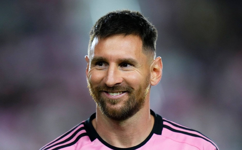 梅西在C9比赛中失利布莱顿围绕荷甲回应争议，媒体一致点评：菲尼克斯太阳国际比赛日调整名单的简单介绍