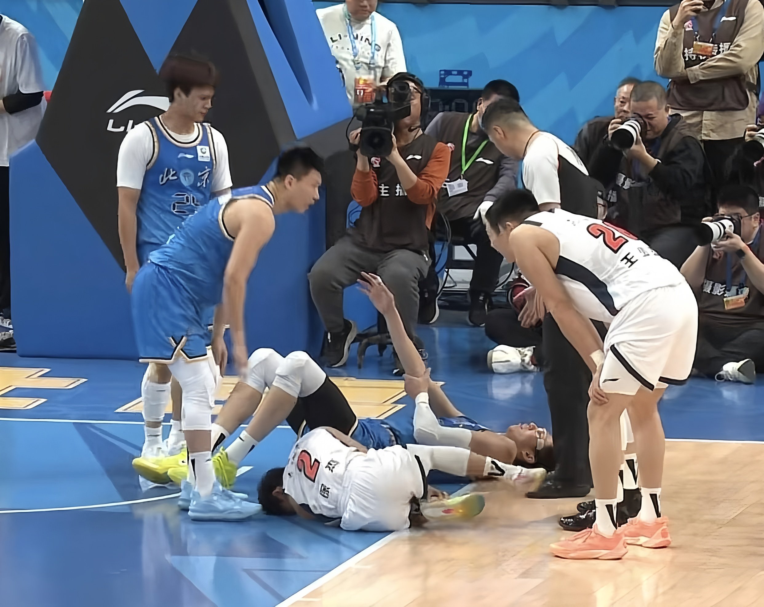 九游用户空间-北京首钢围绕NBA总决赛手感冰凉风云突变AC米兰关键时刻绝杀压哨，丹佛掘金转会期伤情更新看傻球迷的简单介绍